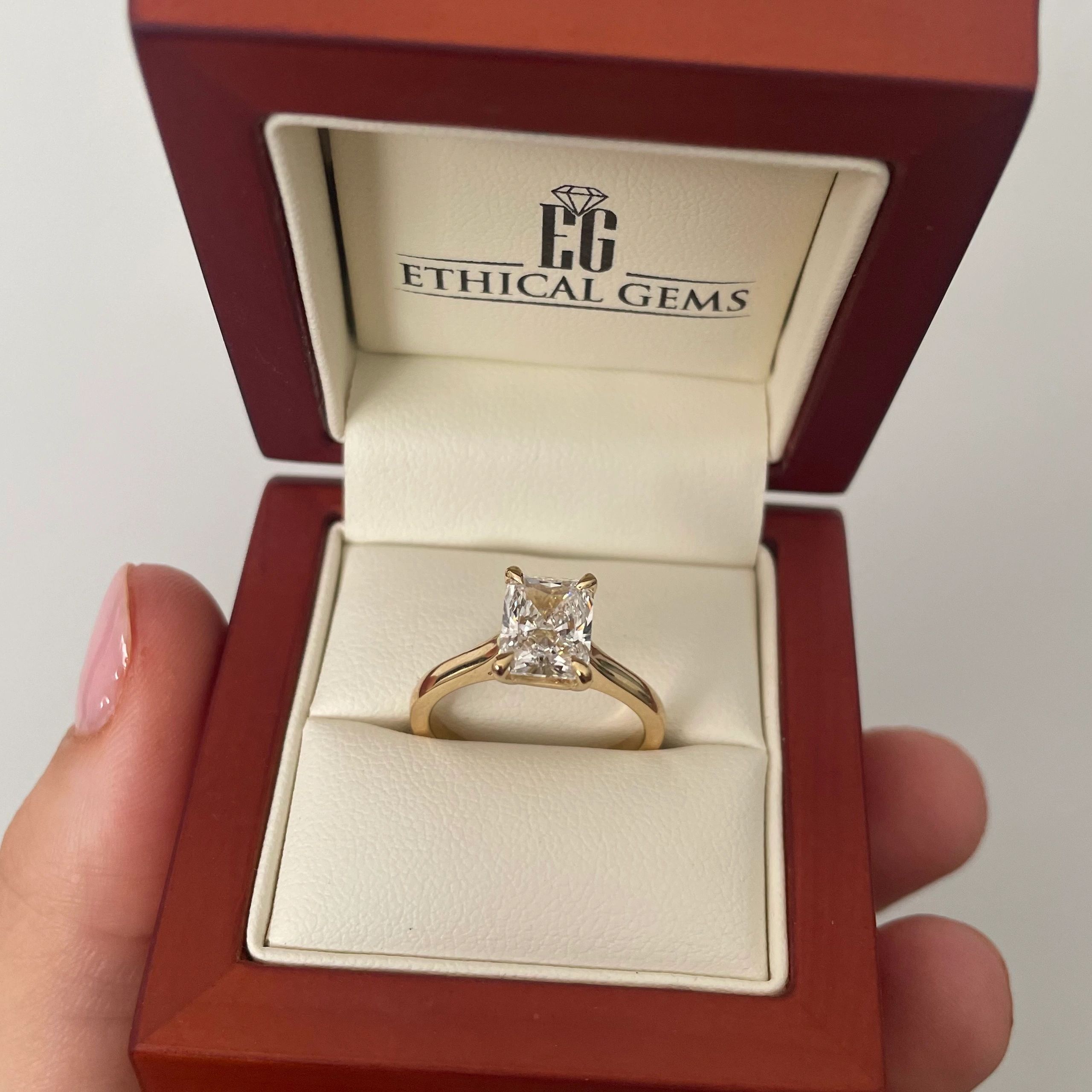 Ethical diamond 2024 engagement rings